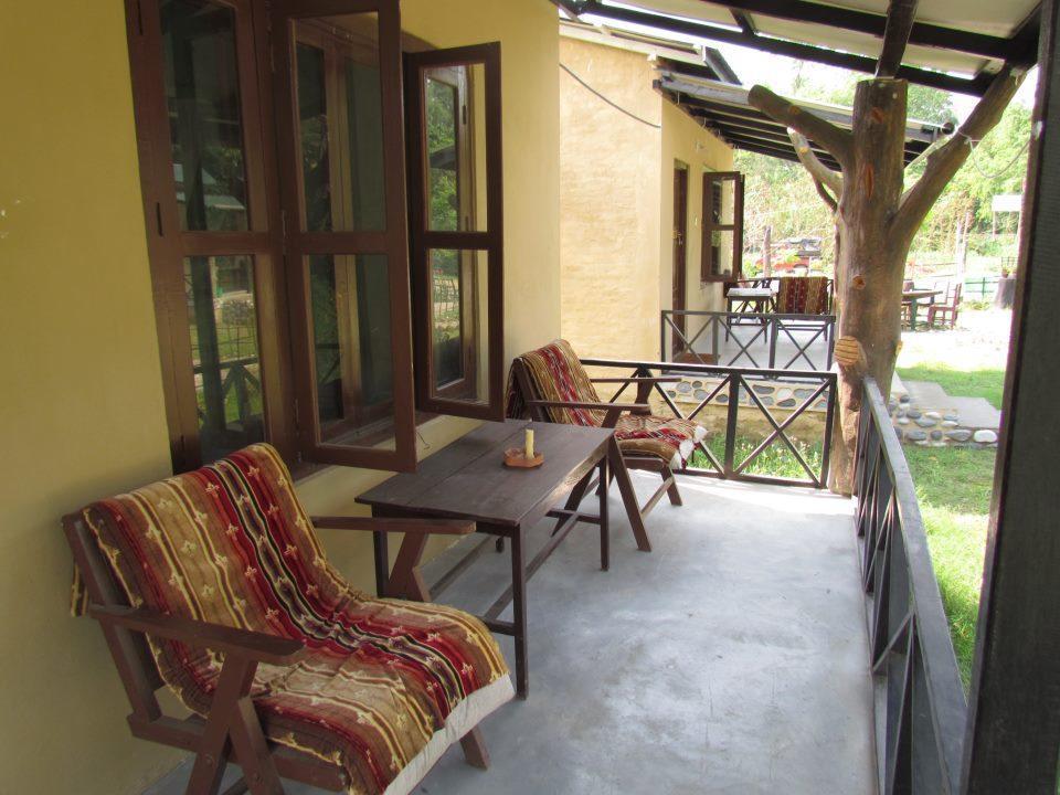 Chitwan Gaida Lodge โซราฮา ภายนอก รูปภาพ