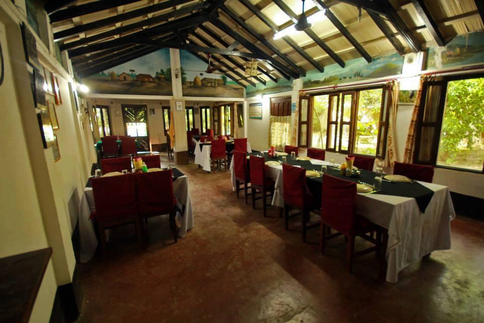Chitwan Gaida Lodge โซราฮา ภายนอก รูปภาพ